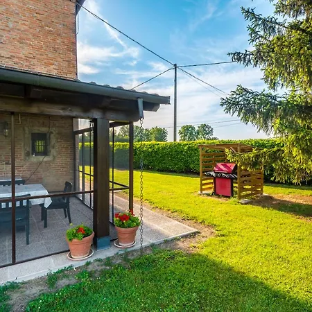 Casa Delle Noci Country House, Pool & Βίλα Μόντενα