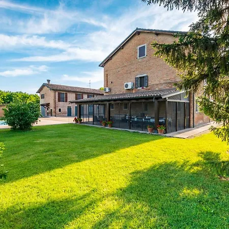 Casa Delle Noci Country House, Pool & Μόντενα